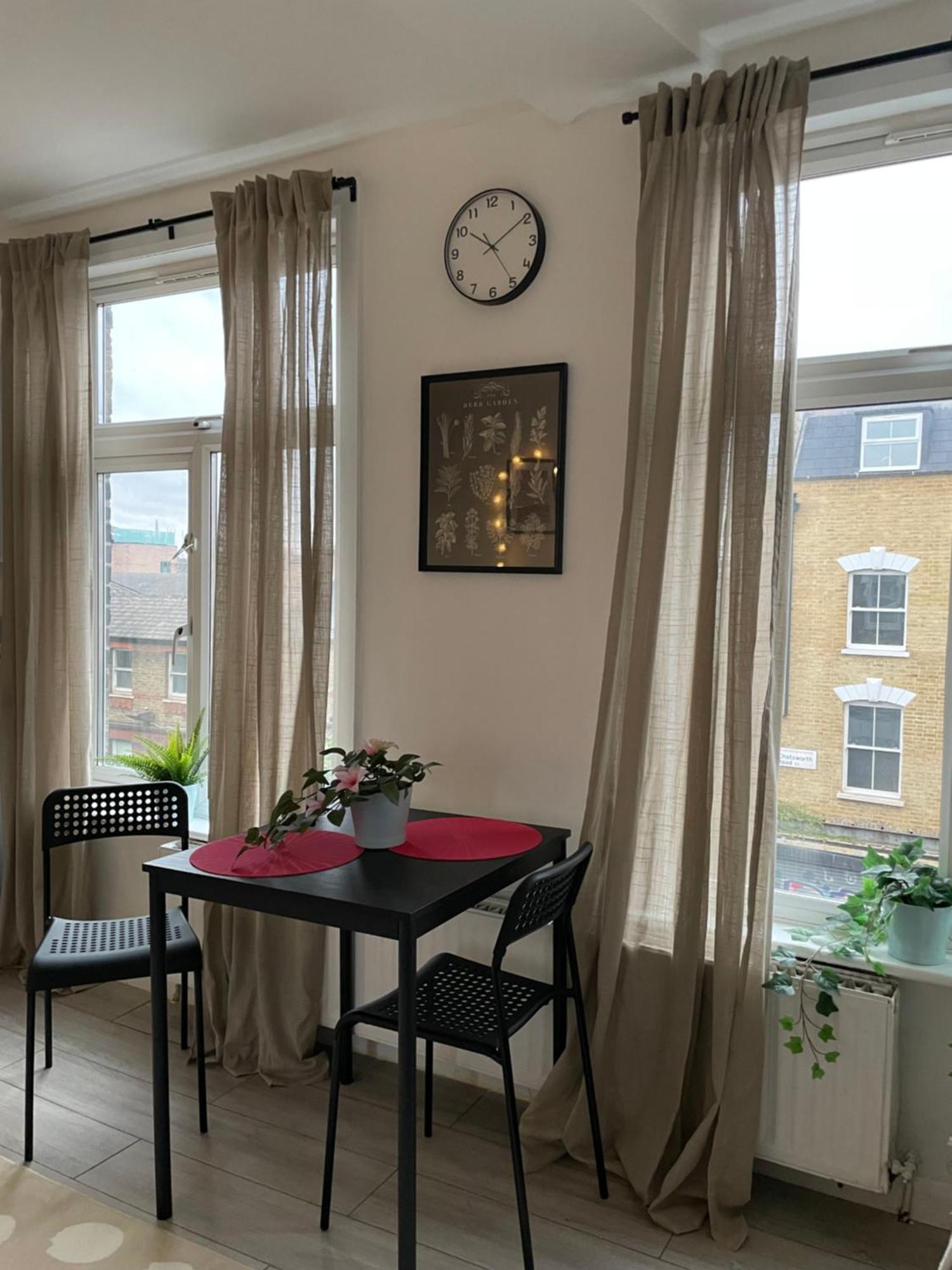 Appartamento Luminous Family Flat Londra